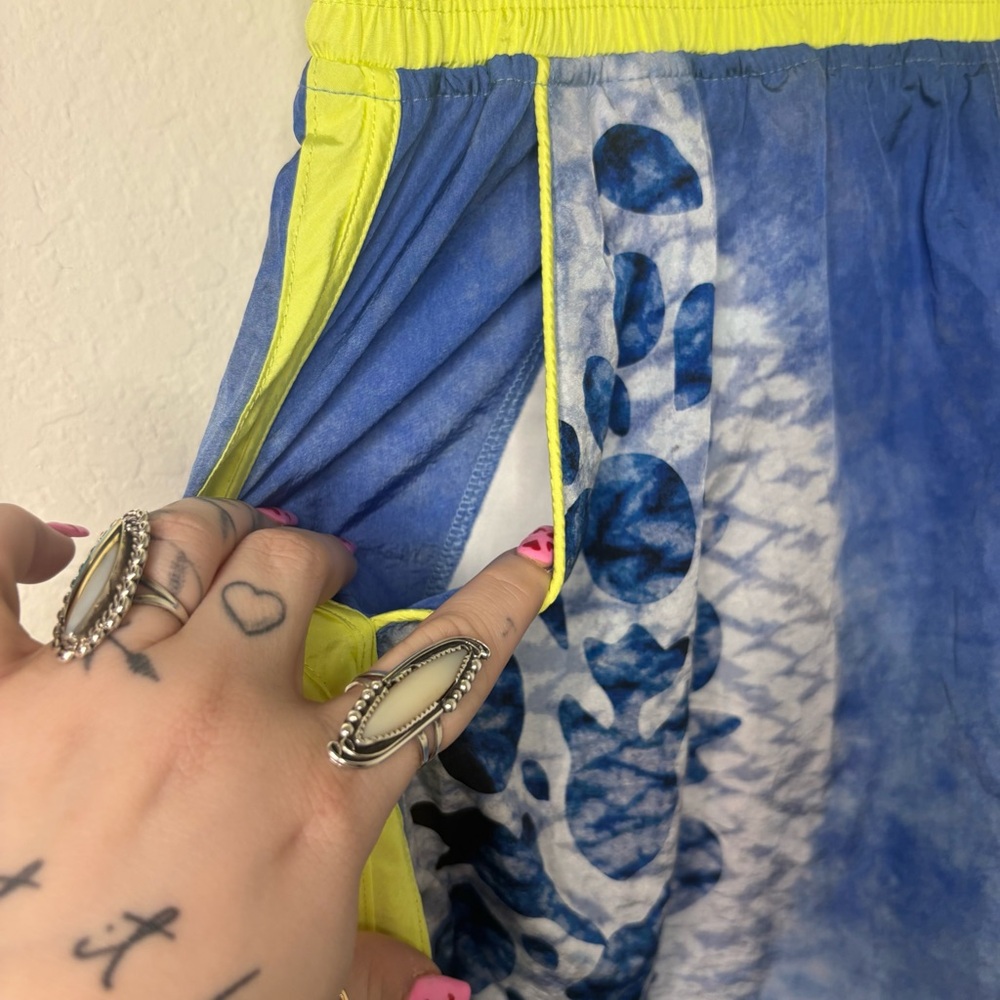 NWT FP Movement Long Shot Printed Logo Shorts in Shiburi Buti Blue Combo size L - Picture 6 of 15